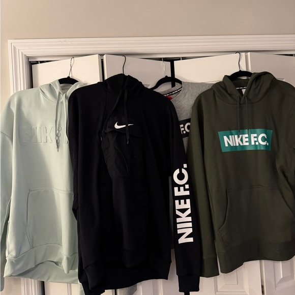 4 Nike FC Sweatshirts Size Medium - Picture 1 of 9